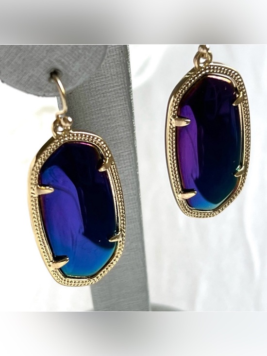 Kendra Scott Jewelry - NWOT RARE & Retired Kendra Scott Elle Earrings Black Iridescent & Yellow Gold😊